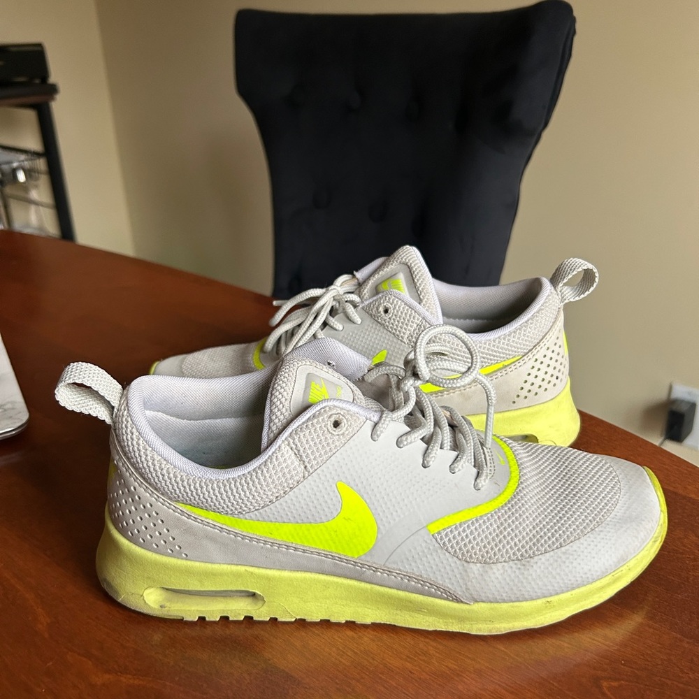 NIKE SNEAKERS